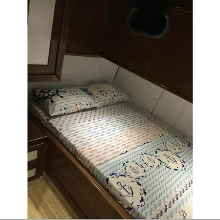 Junior Ogulcan Yachting 船屋 Sogut (Aegean)